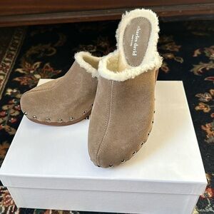 Charles David Sterling Mules size 40 “Livid”
